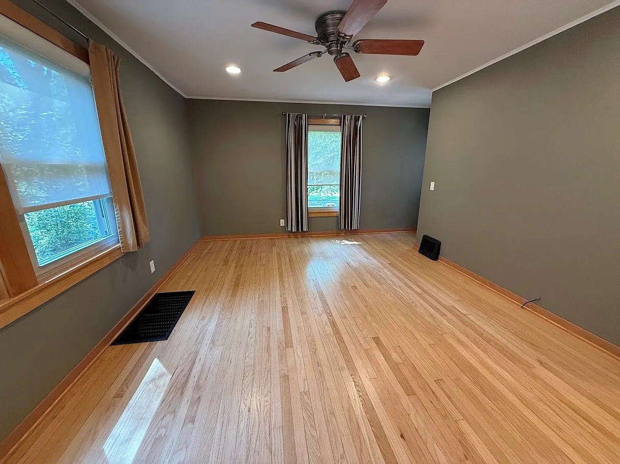 2 bed, 915 sqft, $2,295 — Photo 4