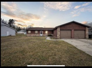 913 Laurelwood Dr, South Bend, IN 46637
