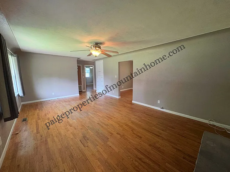 425 Ashington Dr — Photo 8