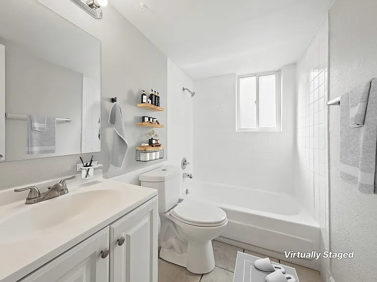 Montego Apartments — Photo 8