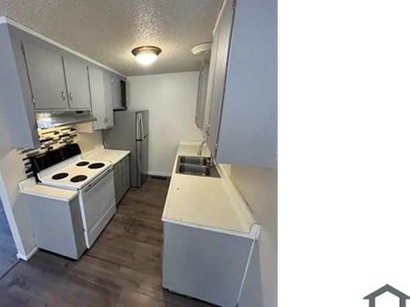 3940 E Burns Ave #D, Fresno, CA 93725