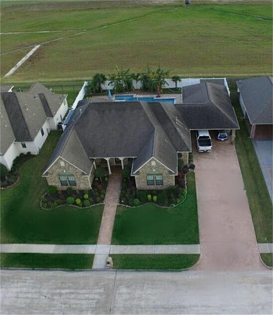 1st image of 1821 Mesa Verde Dr