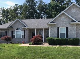 500 Shady Ln, Lebanon, IL 62254