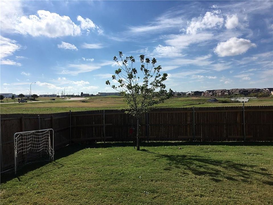 2nd image of 5720 Ridge Lake Dr