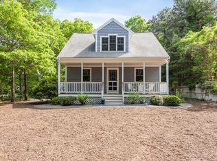305 Monomoscoy Rd, Mashpee, MA 02649