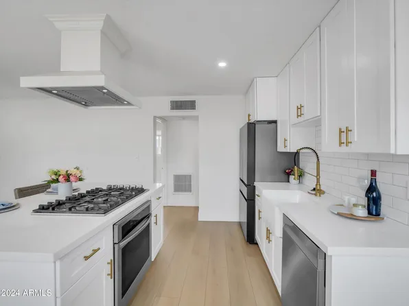 2229 E CAMBRIDGE Avenue, Phoenix, AZ 85006