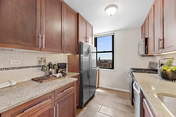 Sold by Bond New York | media 4