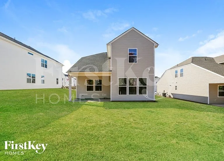 534 Hillpark Ln — Photo 14