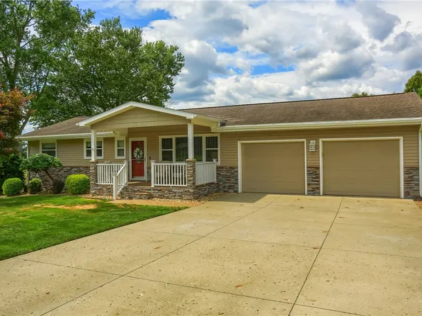 1825 Colonial Dr, New Castle, PA 16105