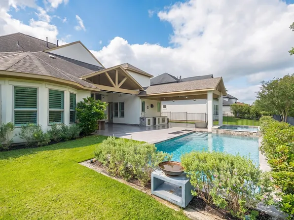 79 N Curly Willow Cir, Tomball, TX 77375