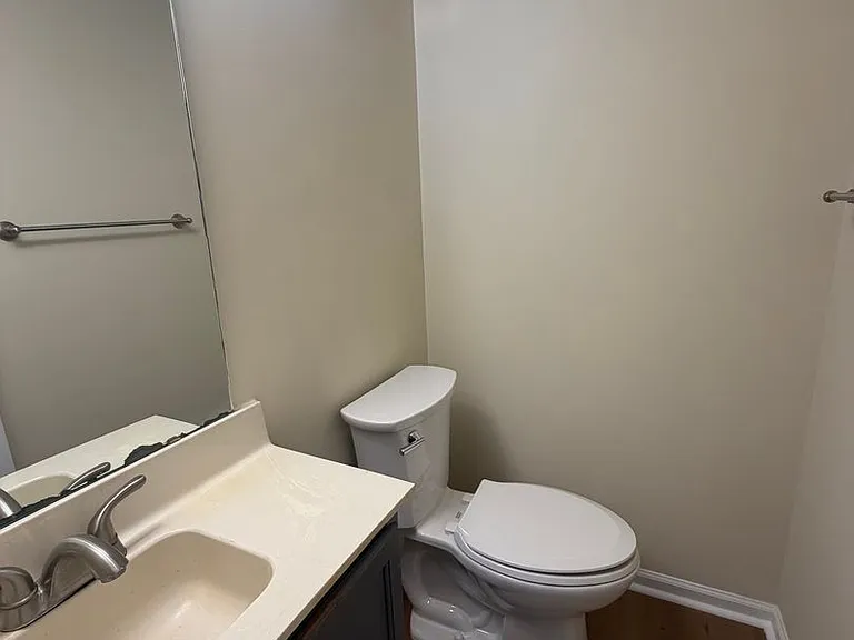 1652 India Hook Rd — Photo 8