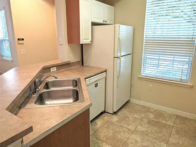5711 Soldier Cir #102 — Photo 6