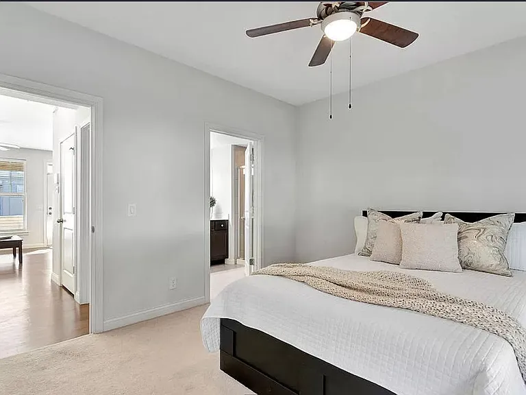 205 E Rochelle St — Photo 10