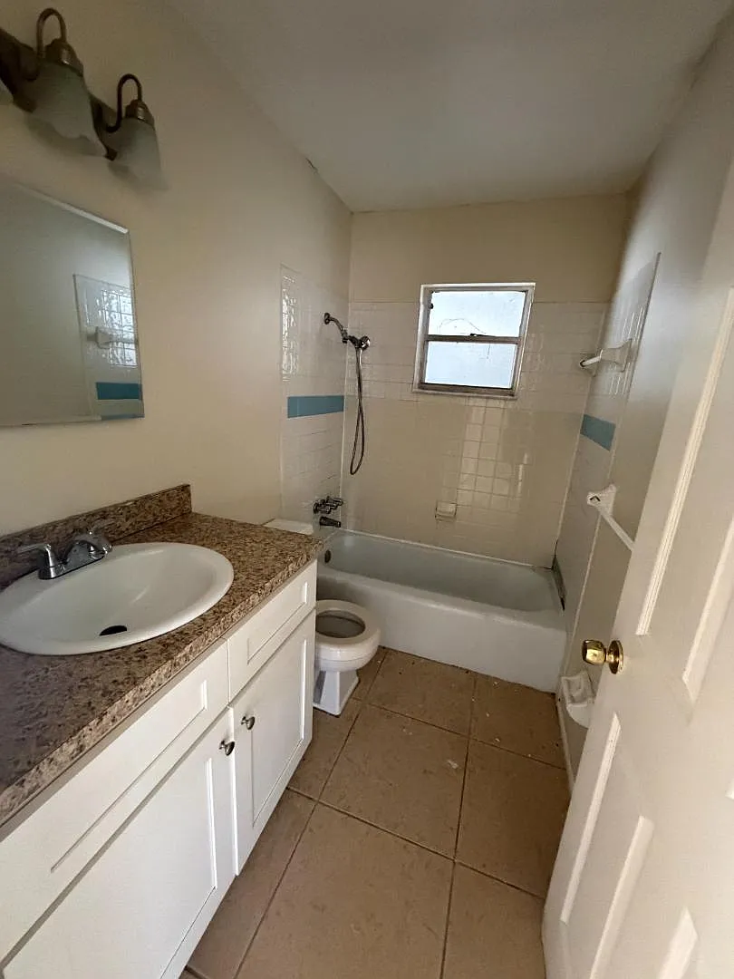 912 60th Avenue Terrace West - 1008A — Photo 4