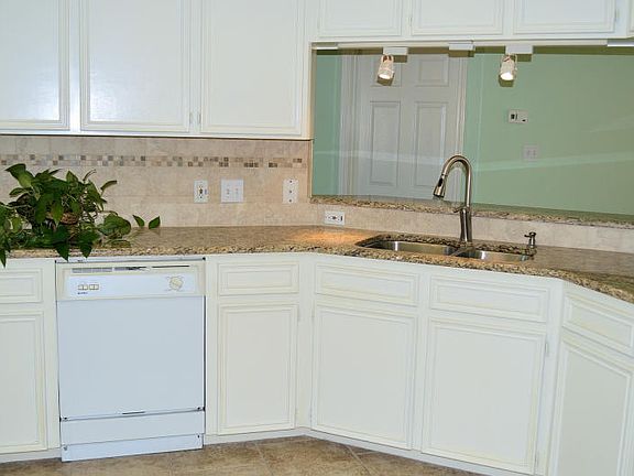 5th image of 14213 Ambrosia St