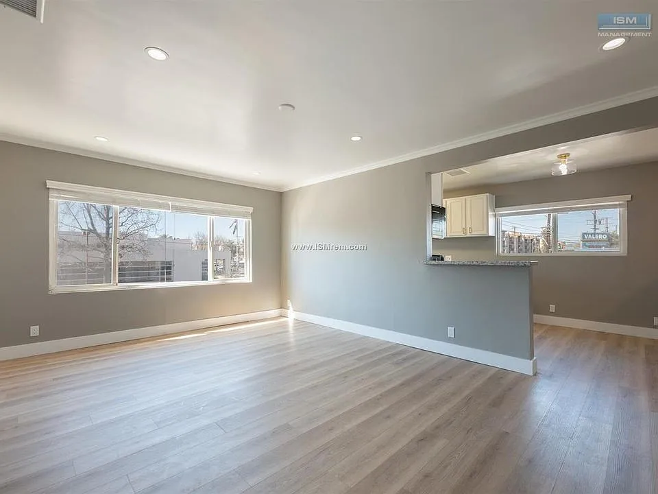 14857 Hartsook Apartments — Photo 3