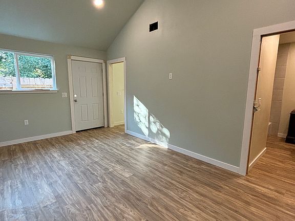 4th image of 808 Franklin Dr