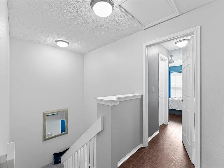 2304 Fletchers Point Cir — Photo 26