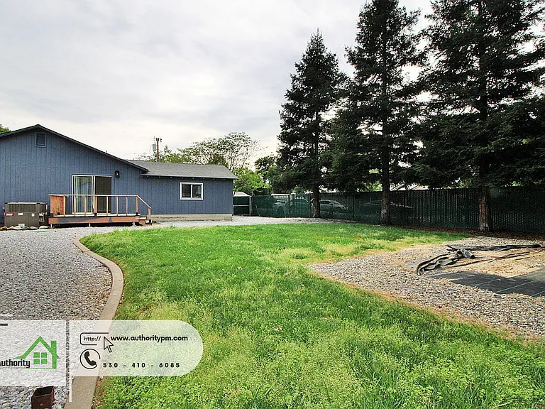 1824 Heller Ln — Photo 24