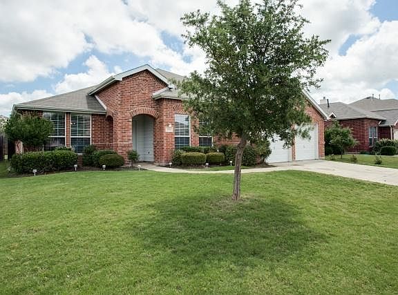 3rd image of 224 Aspenwood Trl