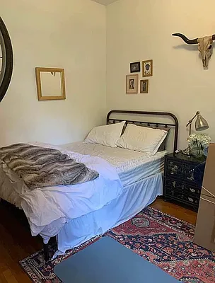 Rented by M.Grossman R.E. Management | media 11