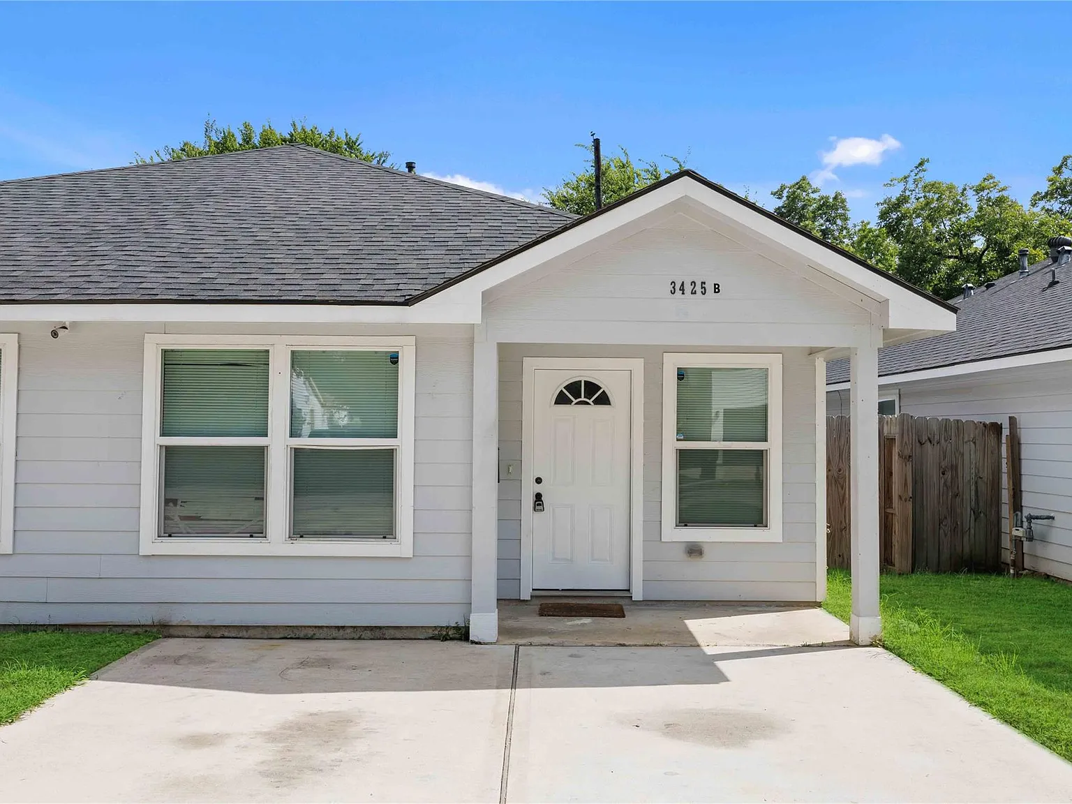 3 bed, 2.0 bath, 1100 sqft, $1,800 — Photo 2