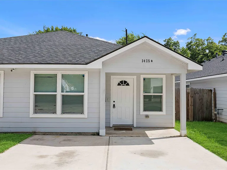 3425 Mount Pleasant St #B — Photo 2