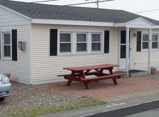 5 2nd St, Hampton, NH 03842
