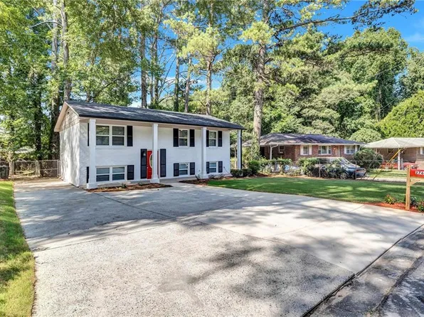2764 Ocean Valley Dr, South Fulton, GA 30349