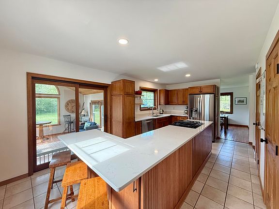 5th image of 3474 Blackberry Ln