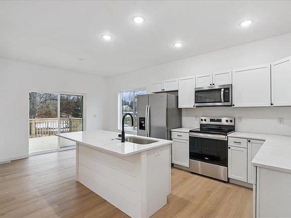 4th image of 114 Cherry Ln