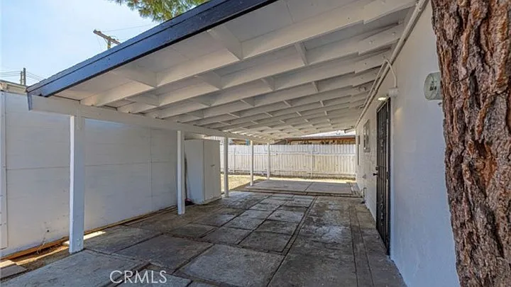 1024 W Newgrove St — Photo 5