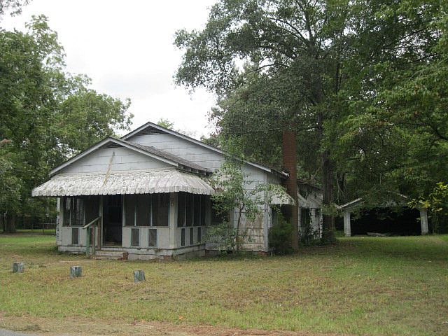 1st image of 209 Gordon St