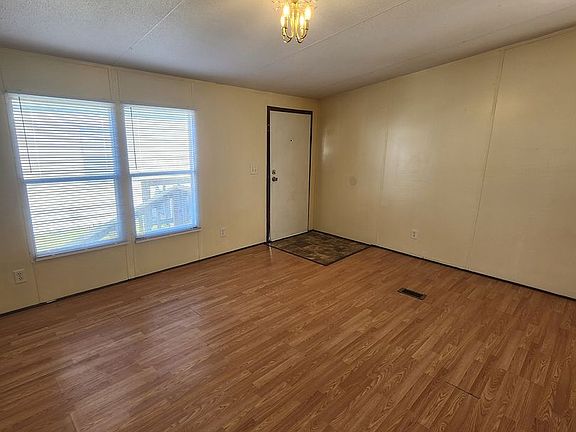3rd image of 944 Hollywood Dr Lot 29