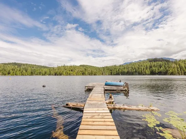 6084 N Lake Rd, Sunshine Coast, BC V0N 2H4