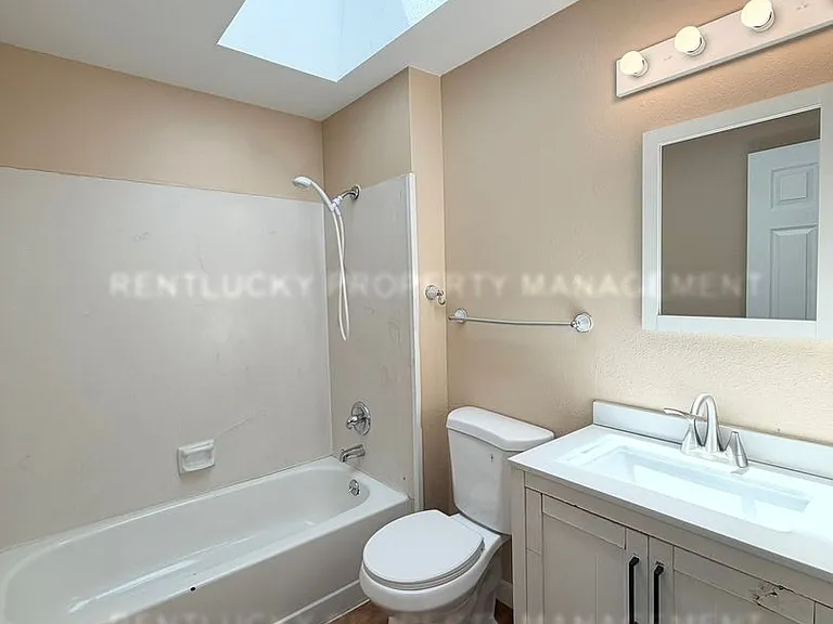 2516 S 284th St — Photo 13