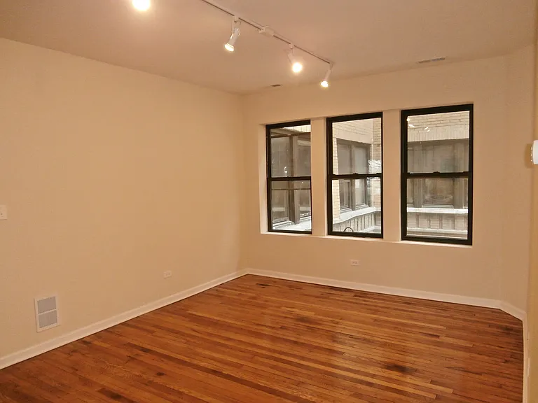 4746-50 N Sacramento Ave #3 — Photo 5