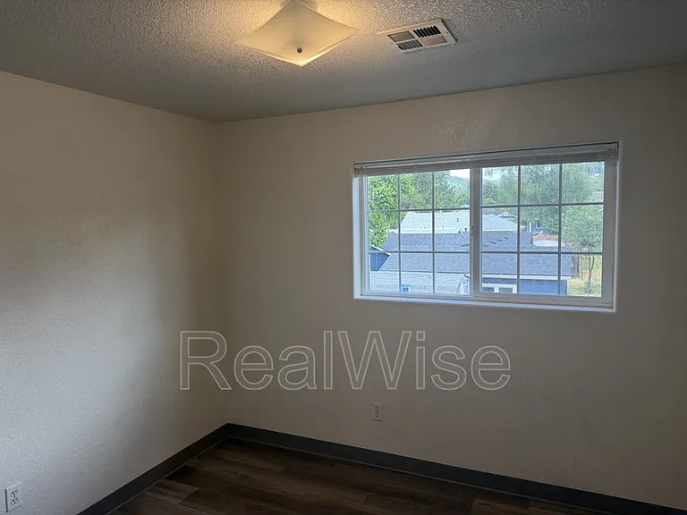 715 SW Laurel St — Photo 15