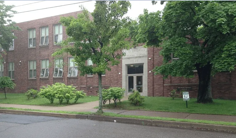 570 Grant St — Photo 1