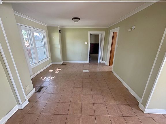 4th image of 492 Freeland Ave