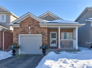 672 Karlsfeld Rd, Waterloo, ON N2T2V3