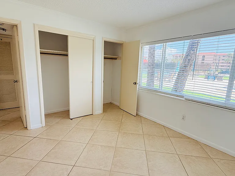 3250 10th St N #B2 — Photo 25