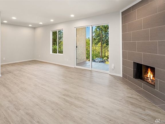 4th image of 11641 100th Ave NE APT 5A