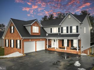 10745 Hershey Dr, Williamsport, MD 21795