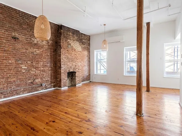 302 Metropolitan Avenue image 1 of 5