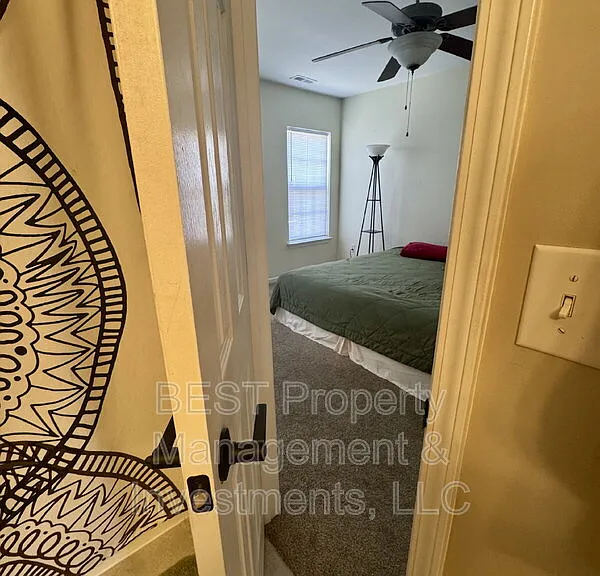 8130 Kings Creek Dr — Photo 29