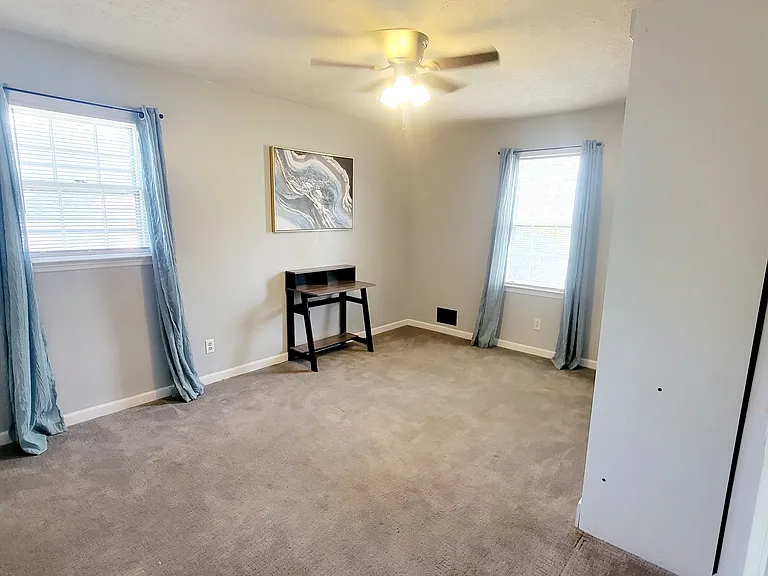 806 Greenwood Dr — Photo 12