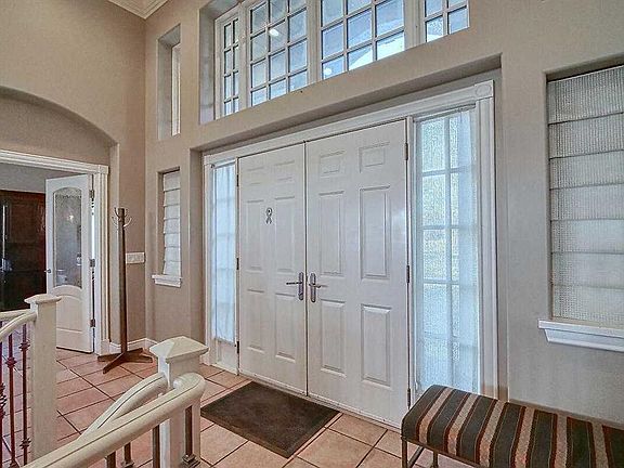 4th image of 8 E Mount Douglas Point SE