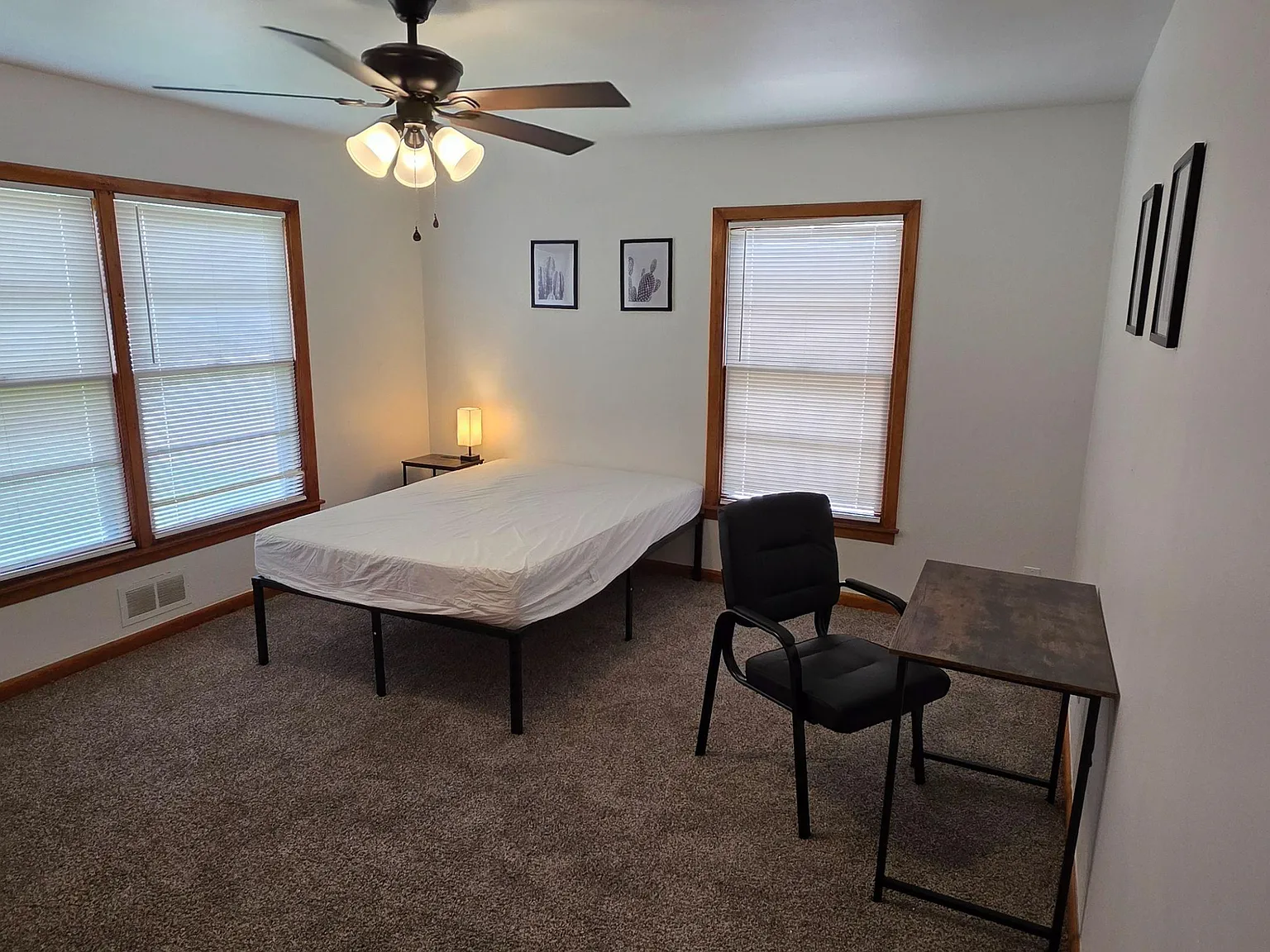 4 bed, 2.0 bath, 1580 sqft, $663 — Photo 2