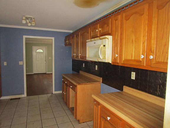 5th image of 307 Cardinal Ct